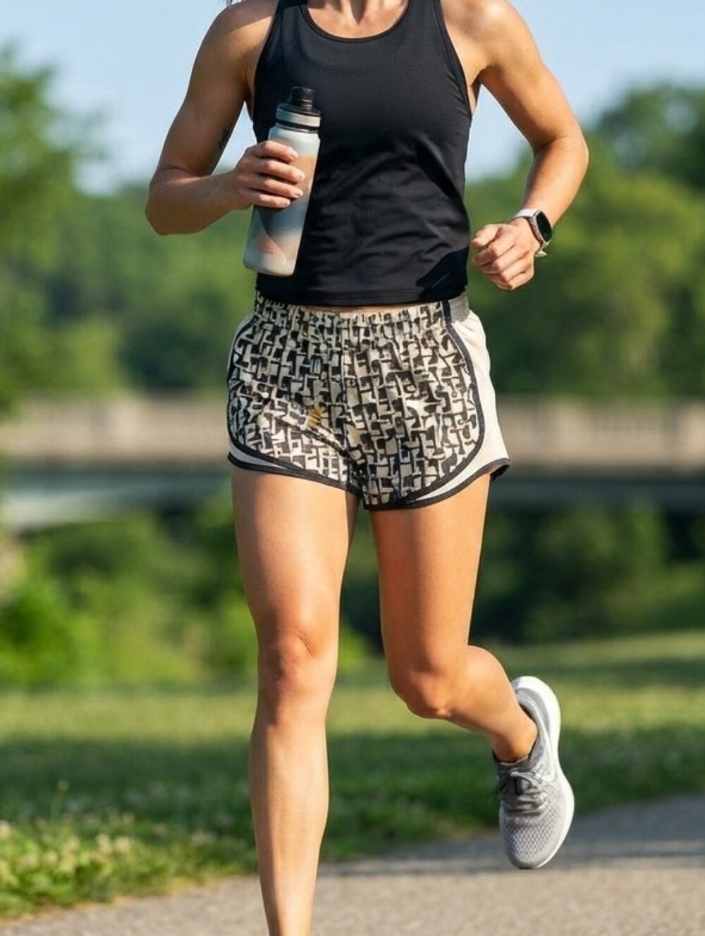 Nike Black & Gray Large Geometric Athletic Women’s Shorts